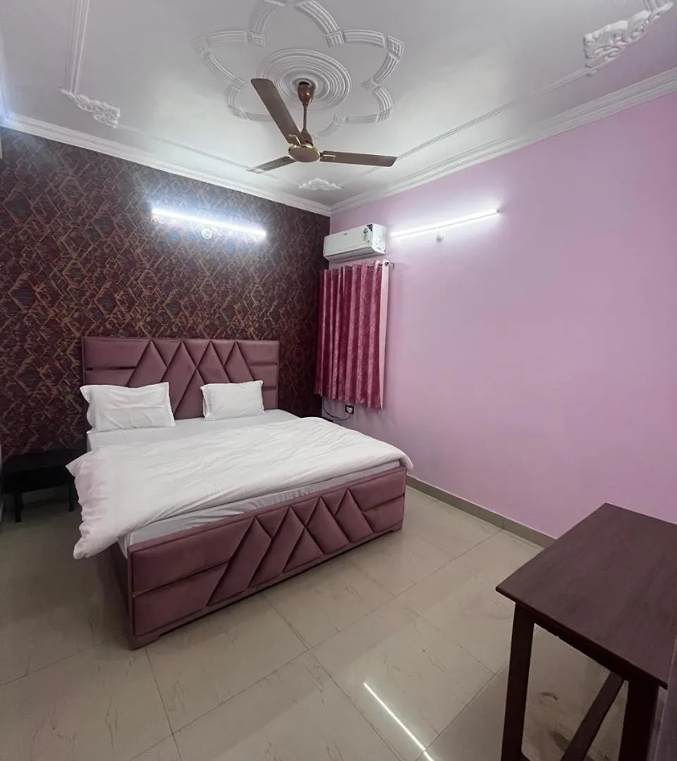 Kashi Anadam Bnb Benares 0*,  India